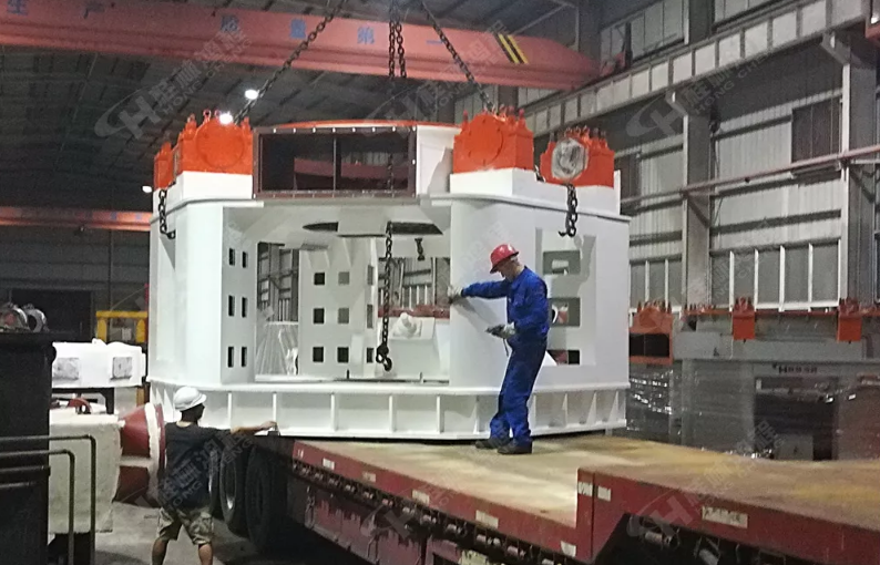 桂林鴻程磨粉機安裝工人五一堅守崗位，保證客戶磨粉生產線按計劃投產