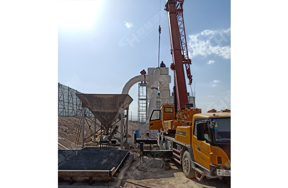 HCQ1500擺式磨粉機(jī)寧夏客戶安裝現(xiàn)場(chǎng) HCQ1500擺式磨粉機(jī)寧夏客戶安裝現(xiàn)場(chǎng)